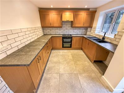 Kitchen/ Breakfast Room